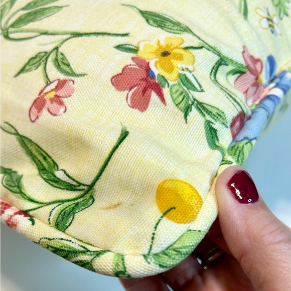 Pair of Vintage Waverly Home Fashions Yellow Floral Decorative Accent Pillows - Picture 16 of 16